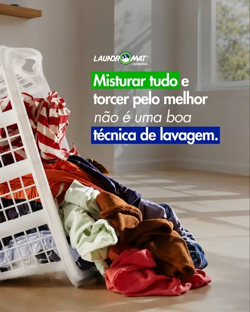 A praticidade da lavanderia self-service não elimina um cuidado básico: separar as peças antes de lavar.