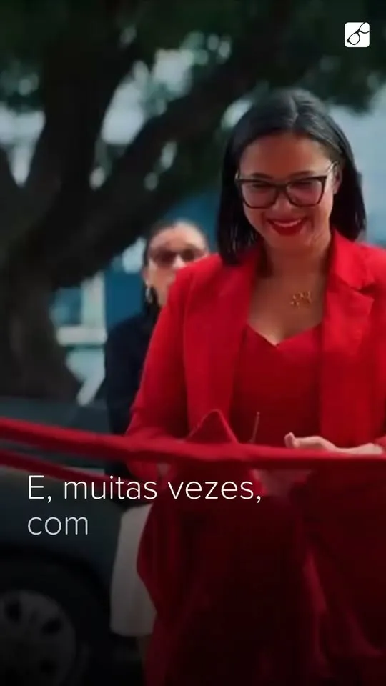 Empreender é transformar uma visão em ação e construir, todos os dias, novos caminhos para fazer acontecer! 👓✨