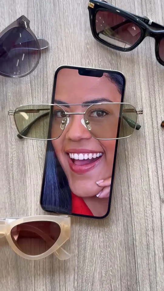 Tem um estilo para cada momento, e nós temos os óculos para acompanhar todos eles! 😎