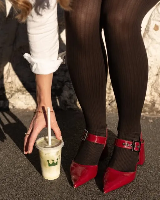 O melhor acessório do look? Um matcha latte duo!