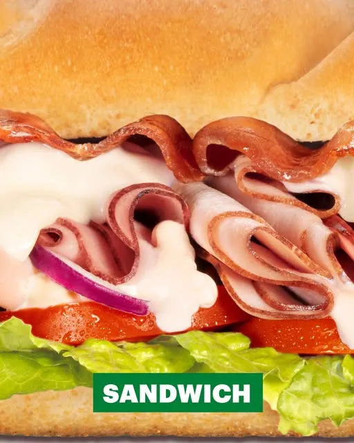Ese close-up solo puede significar una cosa: se viene algo MUY rico. 👀🥪💚