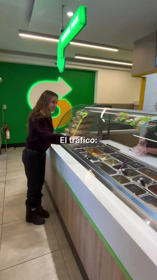 No le digan a mi jefe… pero una paradita en Subway siempre es obligatoria 😂😅...