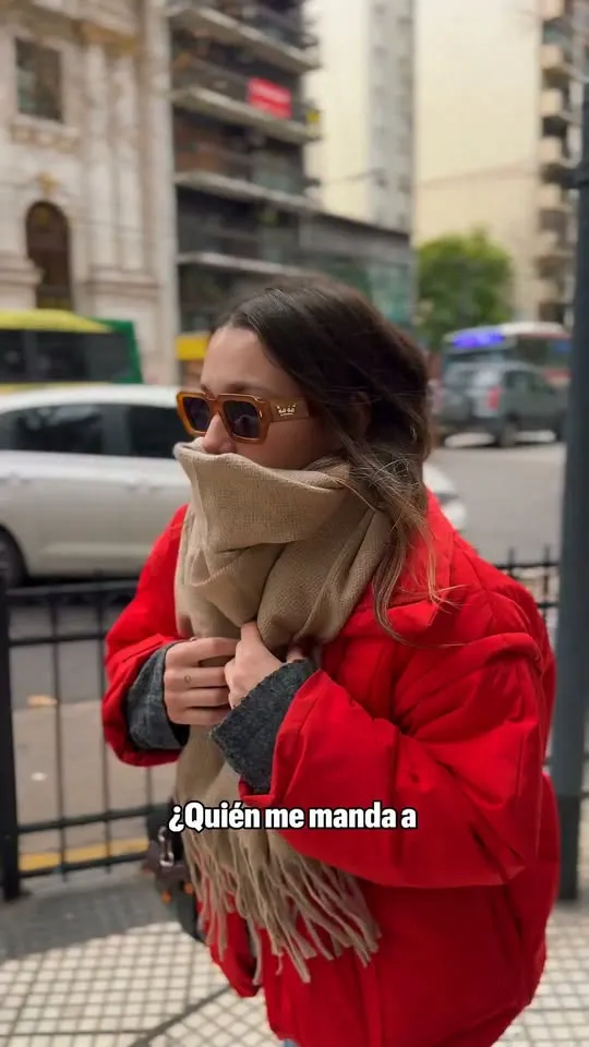 Ay, que distraída