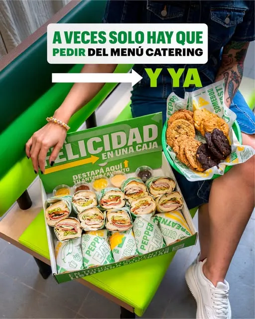 1 bandeja de Subs y 12 galletas