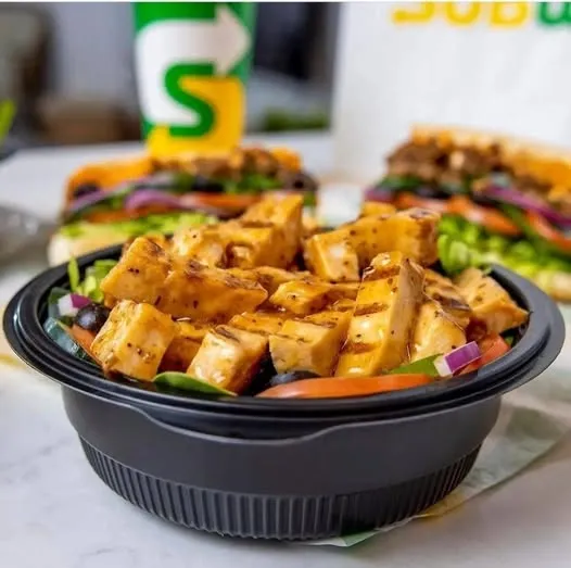 Did you know you can get your favourite Sub as a salad at Subway? Make any 6" sub a salad for just $10 more! ๐ฅฌ๐
